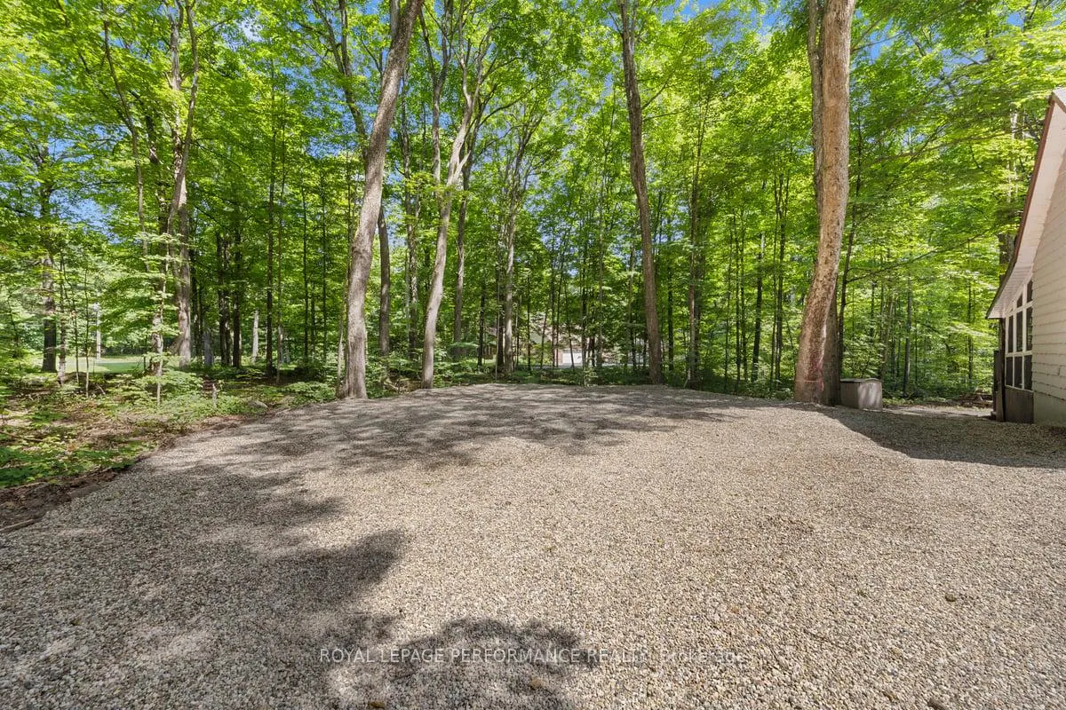 Photo 40 of 1250 Royal Maple Drive, Ottawa, Cumberland Ridge — HOMEH