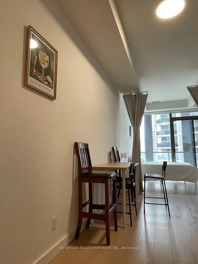 Photo 4 of Unit 607, 81 Wellesley Street E, Toronto, Church-Yonge Corridor — HOMEH