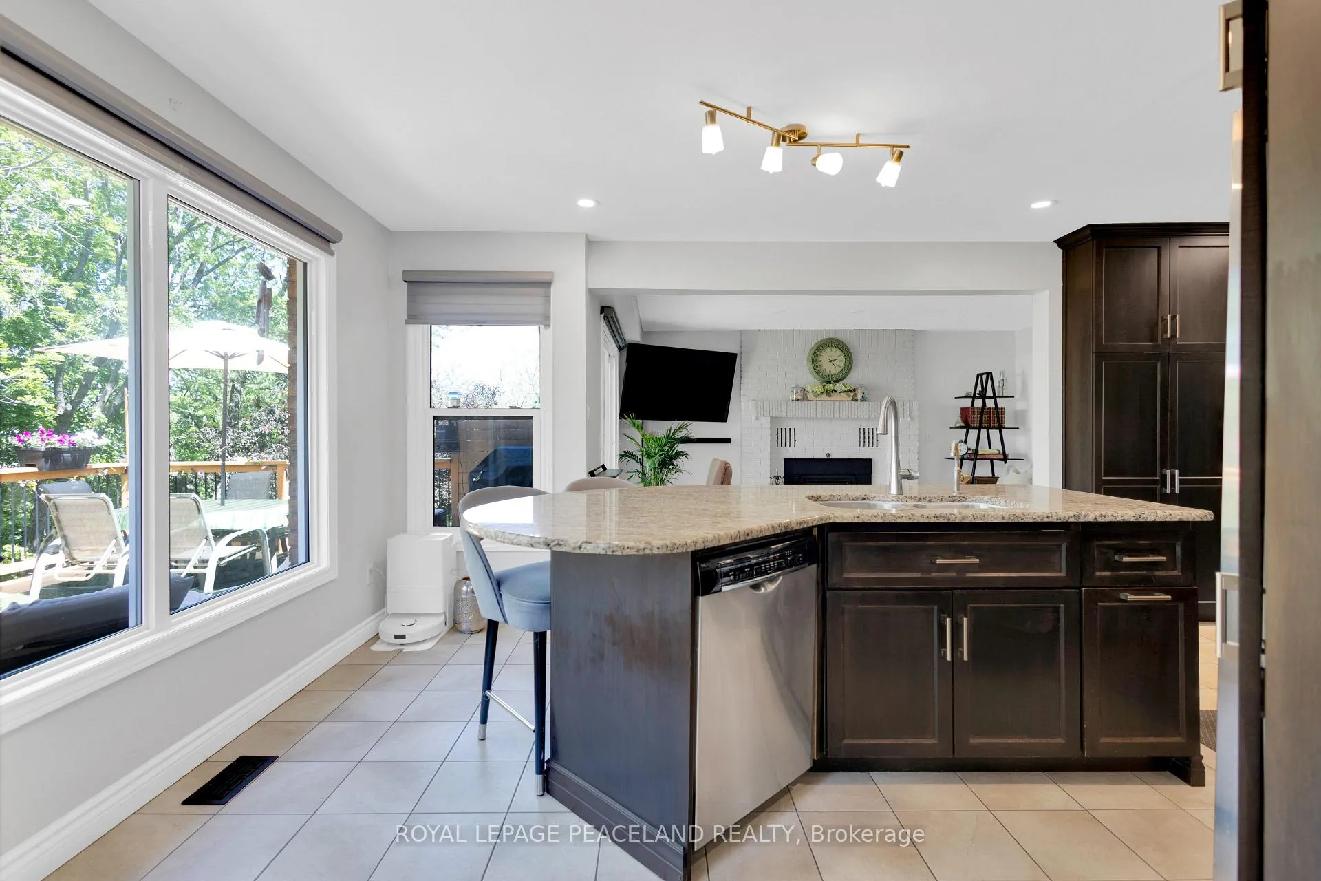 Photo 12 of 64 Woodview Crescent, Kitchener, Centreville Chicopee — HOMEH