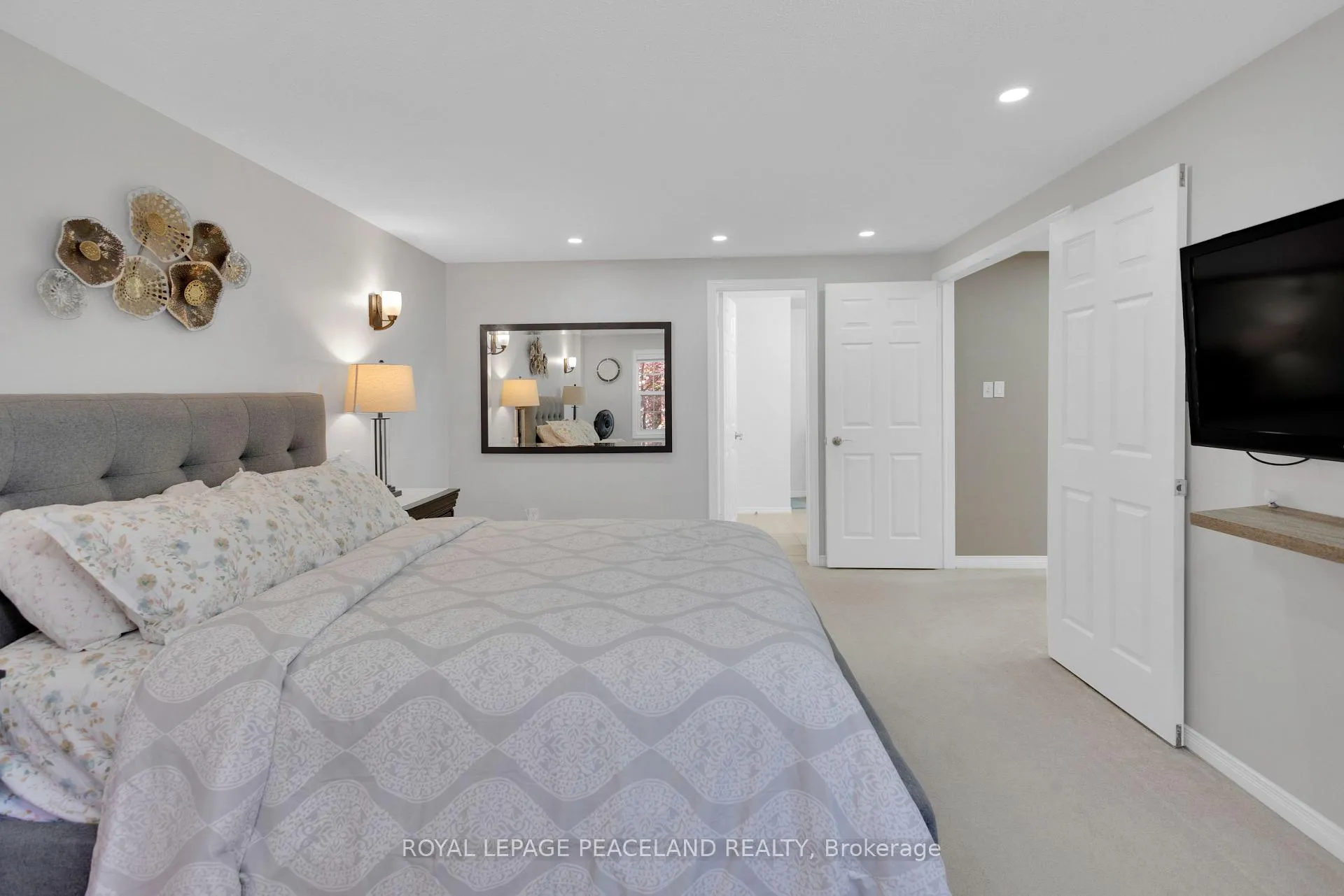 Photo 32 of 64 Woodview Crescent, Kitchener, Centreville Chicopee — HOMEH
