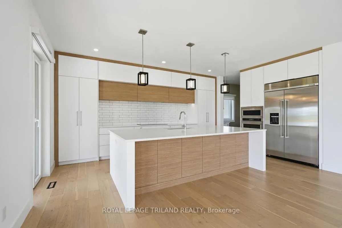 Photo 10 of 77 Crestview Drive, Middlesex Centre, Kilworth — HOMEH
