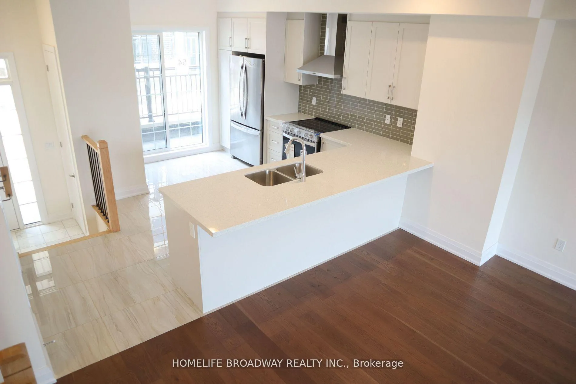 Photo 6 of 40 Clippers Crescent, Whitchurch-Stouffville, Stouffville — HOMEH
