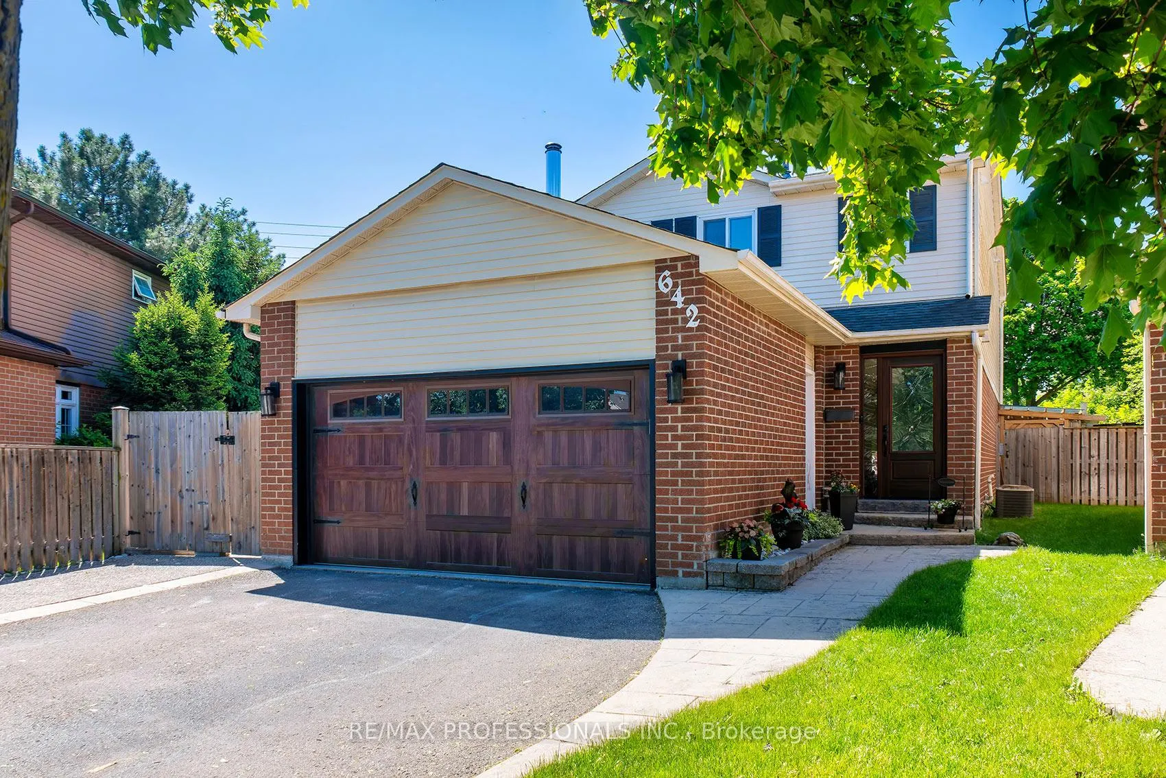 Photo 1 of 642 Roseheath Drive, Milton, Bronte Meadows — HOMEH