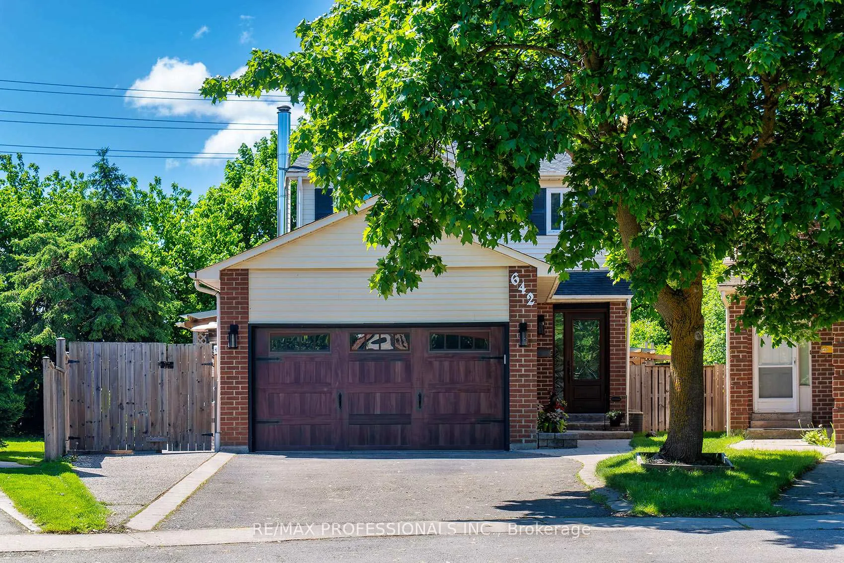 Photo 3 of 642 Roseheath Drive, Milton, Bronte Meadows — HOMEH