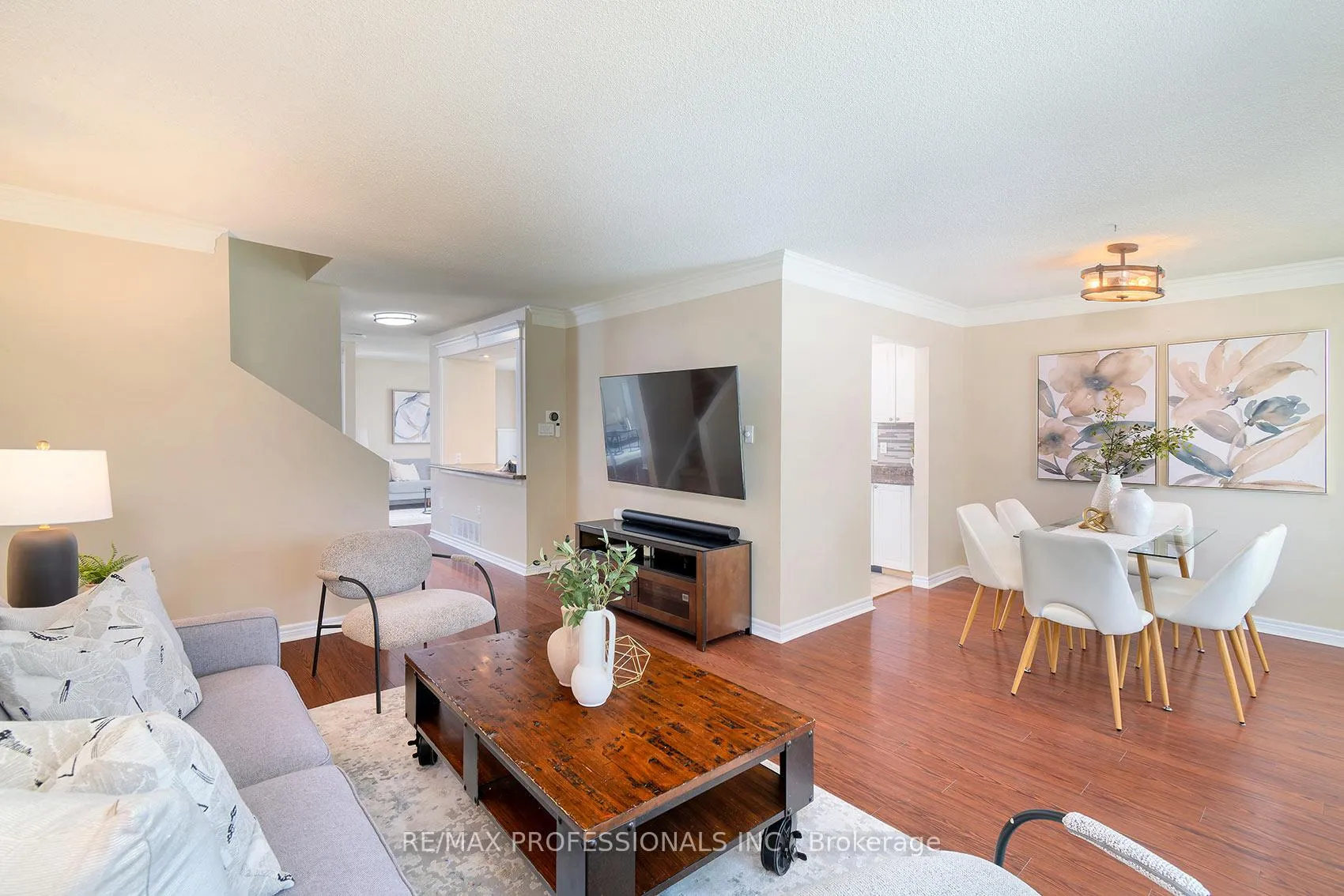 Photo 8 of 642 Roseheath Drive, Milton, Bronte Meadows — HOMEH