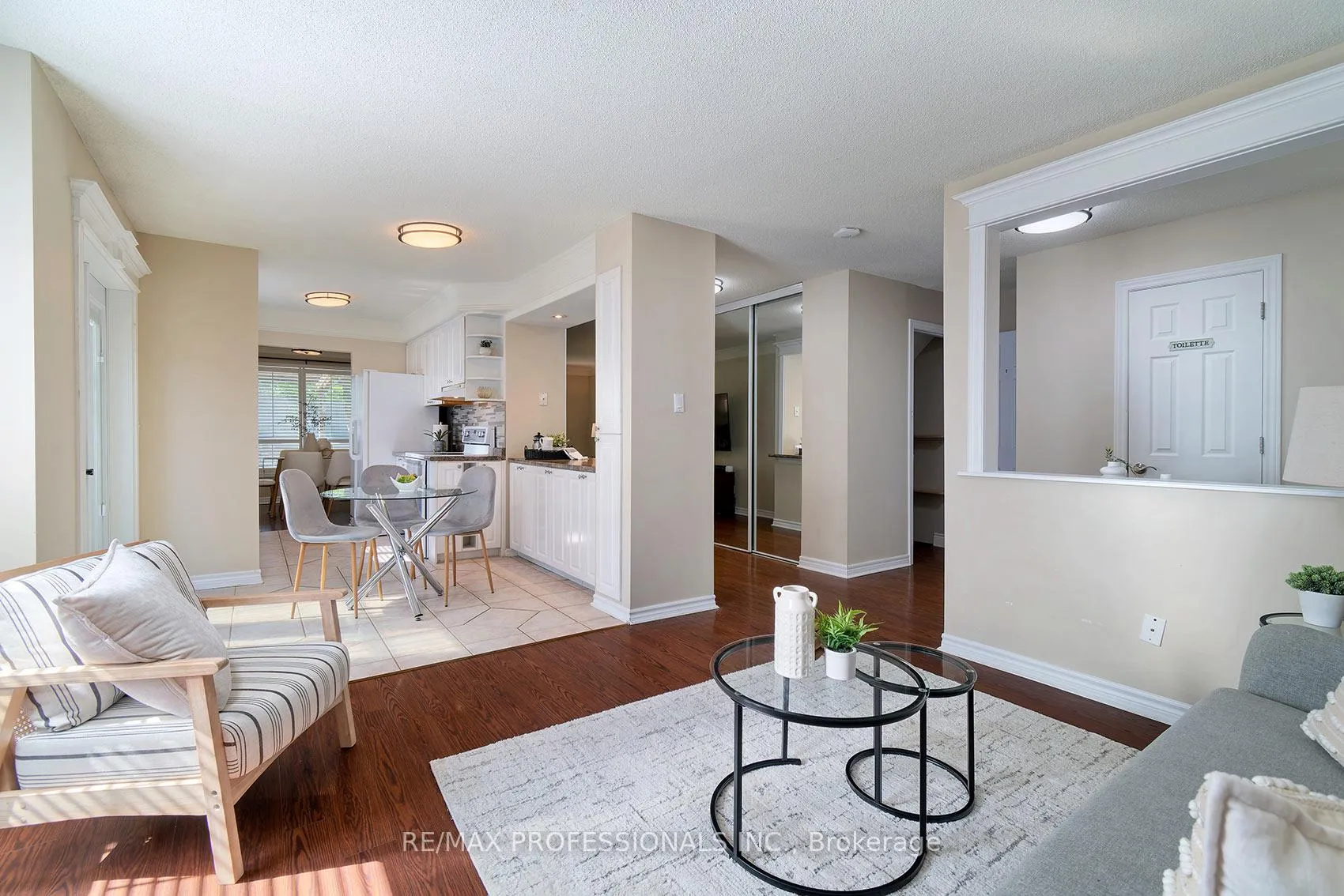 Photo 10 of 642 Roseheath Drive, Milton, Bronte Meadows — HOMEH