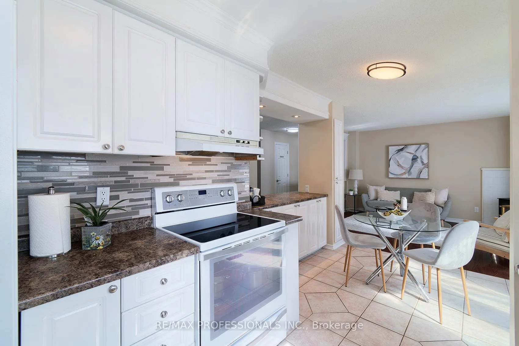 Photo 13 of 642 Roseheath Drive, Milton, Bronte Meadows — HOMEH
