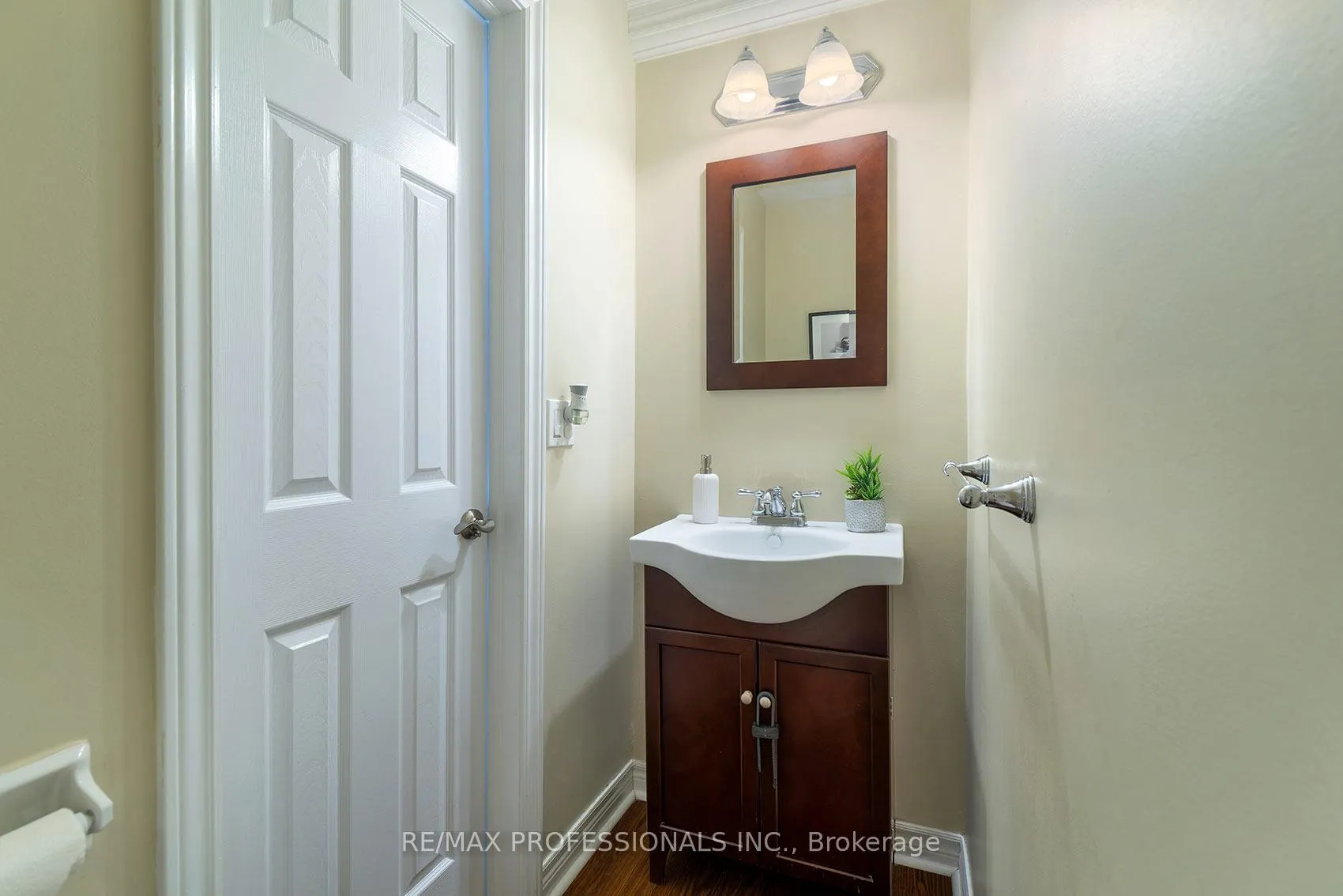 Photo 19 of 642 Roseheath Drive, Milton, Bronte Meadows — HOMEH