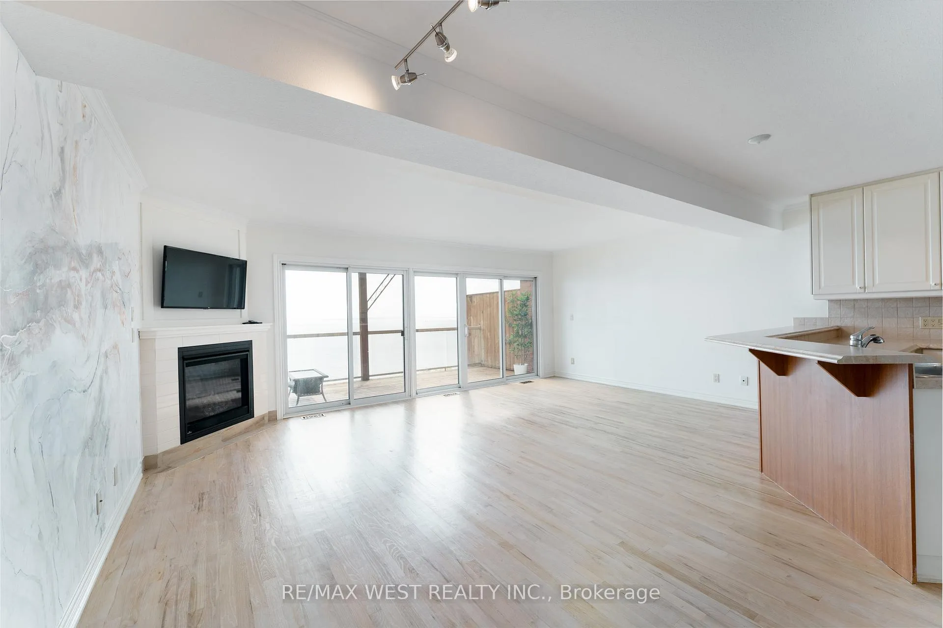 Photo 11 of Unit 3, 114 Brown Street, Norfolk, Port Dover — HOMEH