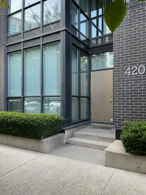Front of Unit 2nd Bed, 420 Lake Shore G02 Boulevard