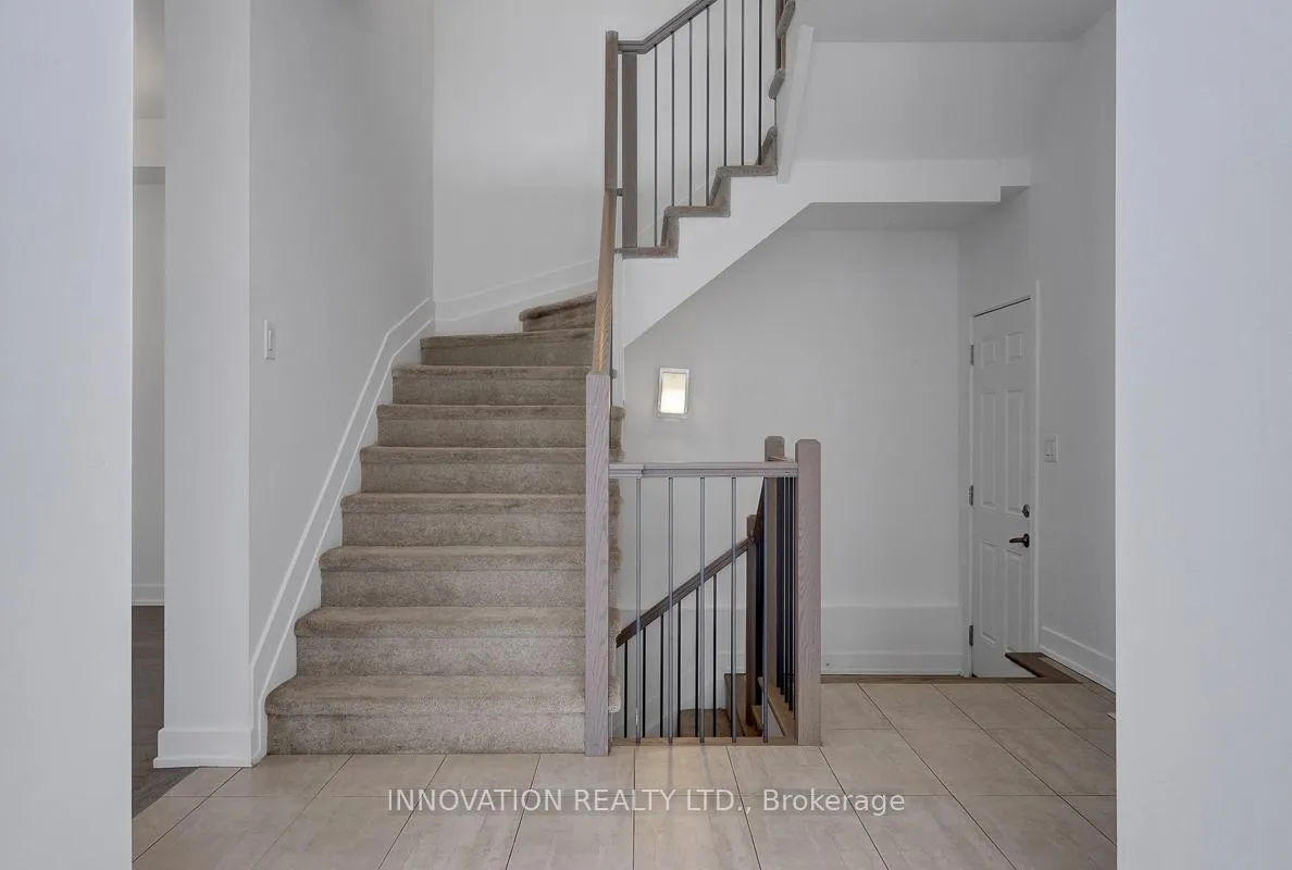 Photo 5 of 301 Makobe Lane, Ottawa, Riverside South/Gloucester Glen — HOMEH