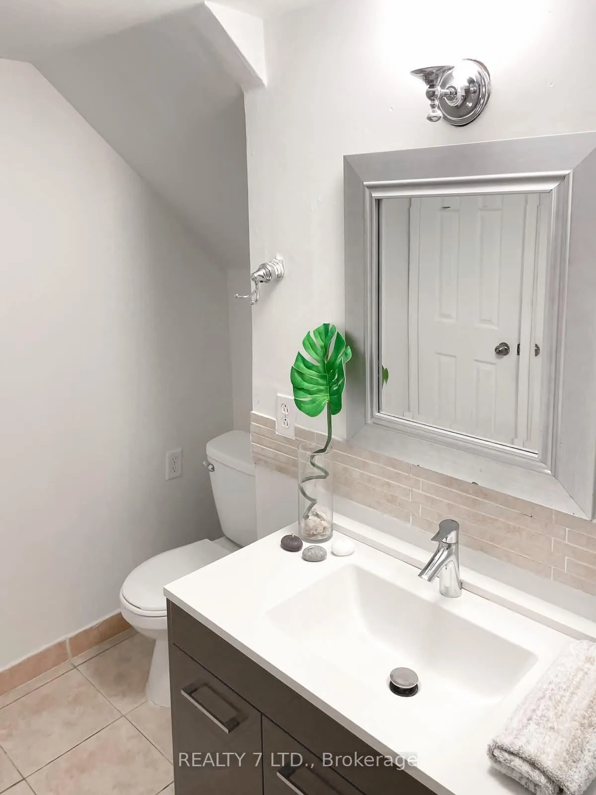 Photo 4 of Unit 3 Bsmt, 551 Hayward Crescent, Milton, Timberlea — HOMEH