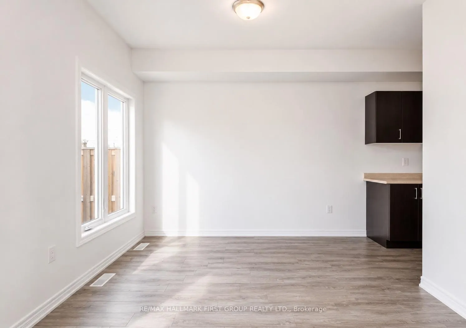 Photo 12 of 322 East Street, Orillia — HOMEH