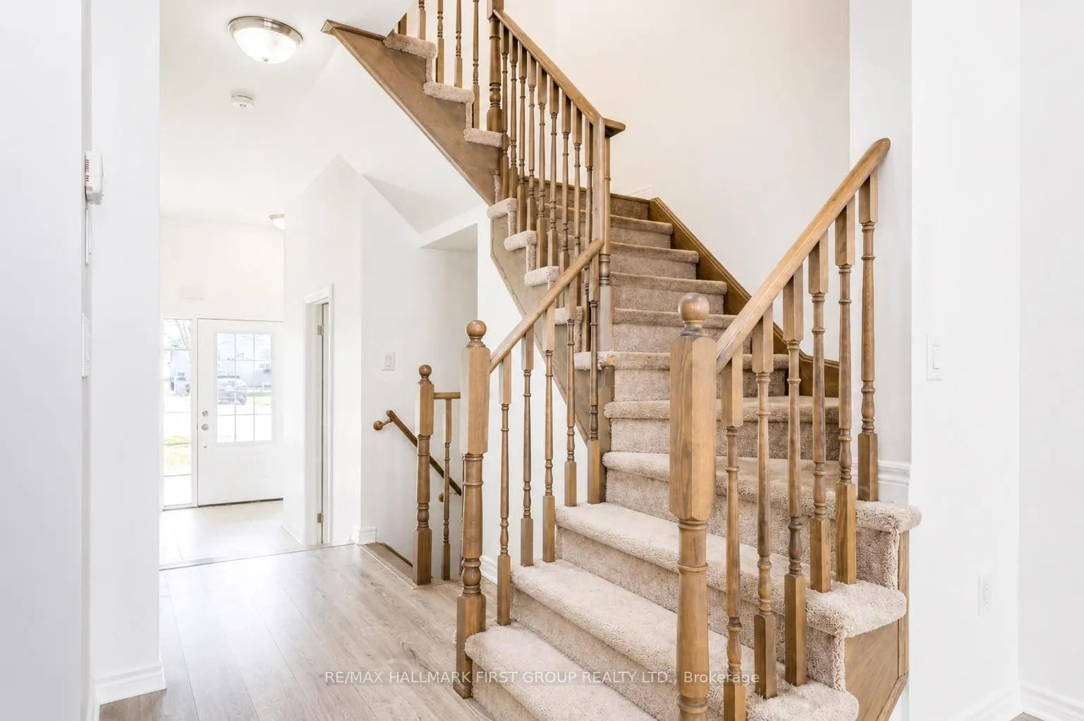 Photo 17 of 322 East Street, Orillia — HOMEH