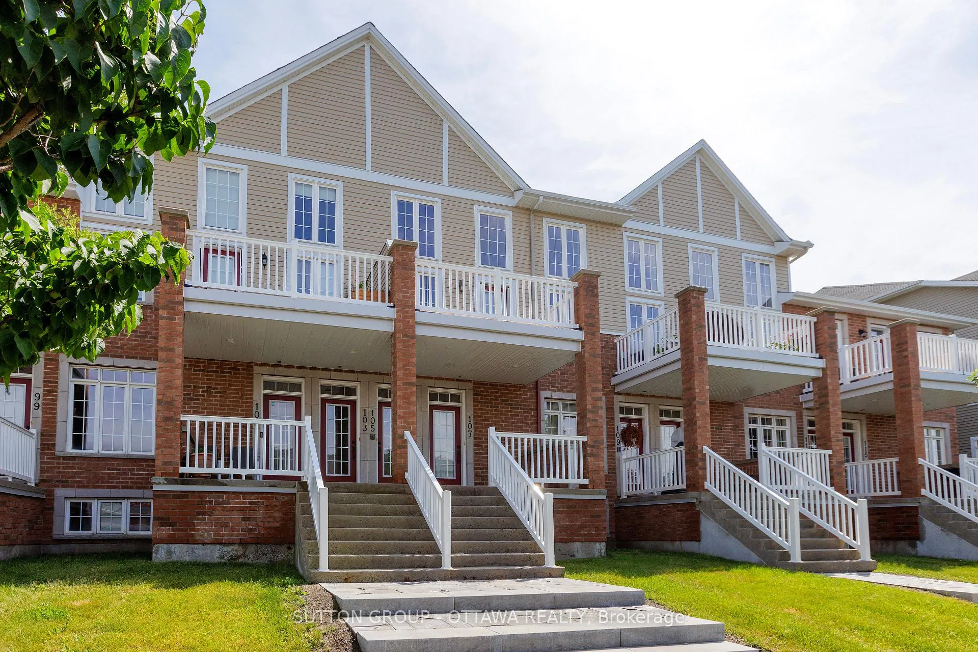 Front of Unit 25, 105 Eye Bright Crescent