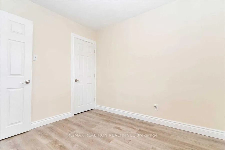 Photo 12 of 98 Wayne Avenue, Oshawa, Centennial — HOMEH