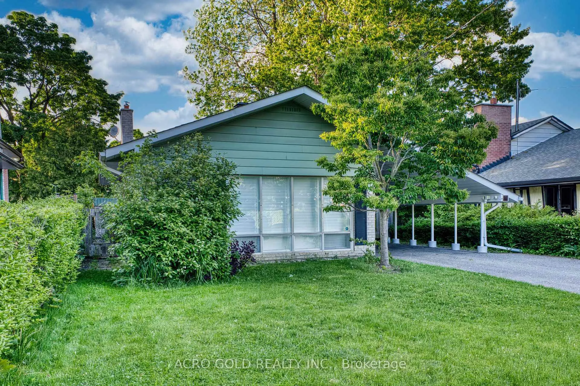 Photo 3 of 10 Kennebec Crescent, Etobicoke, Rexdale-Kipling — HOMEH
