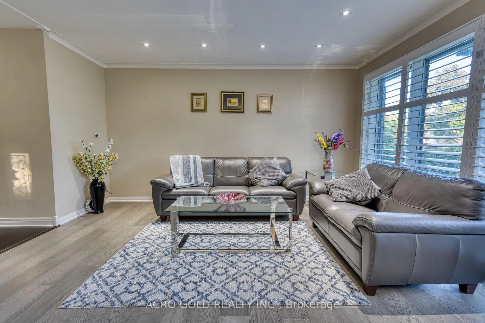 Photo 10 of 10 Kennebec Crescent, Etobicoke, Rexdale-Kipling — HOMEH
