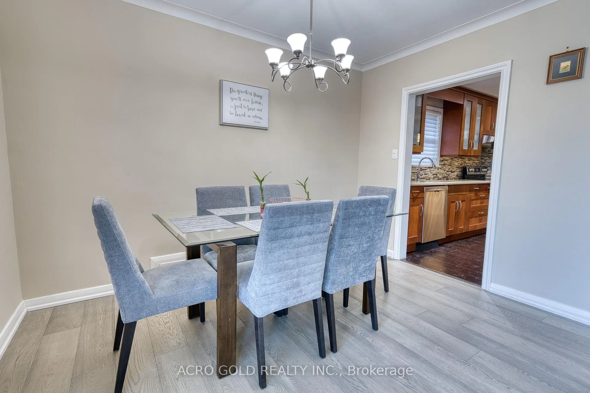 Photo 15 of 10 Kennebec Crescent, Etobicoke, Rexdale-Kipling — HOMEH