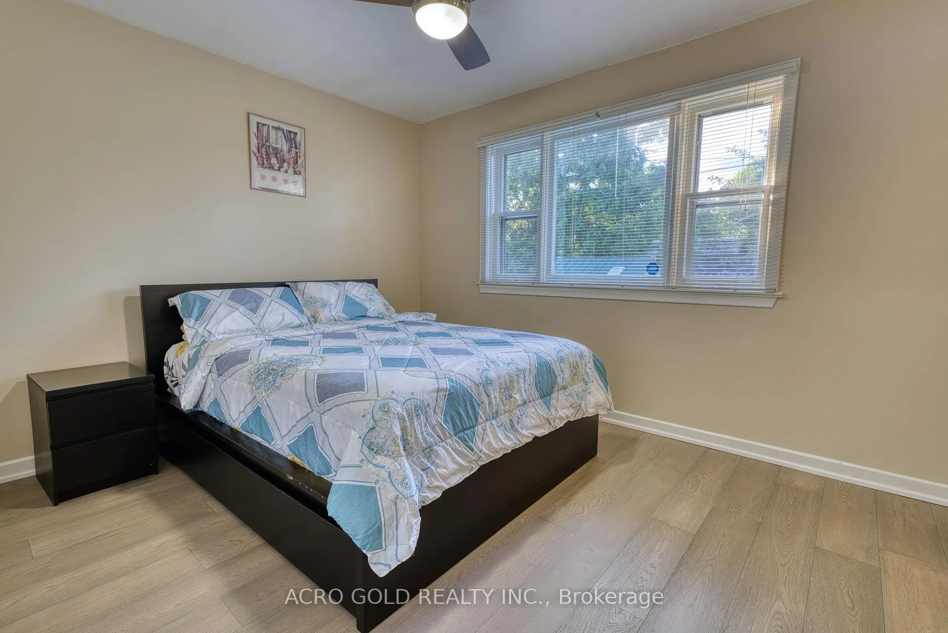 Photo 18 of 10 Kennebec Crescent, Etobicoke, Rexdale-Kipling — HOMEH