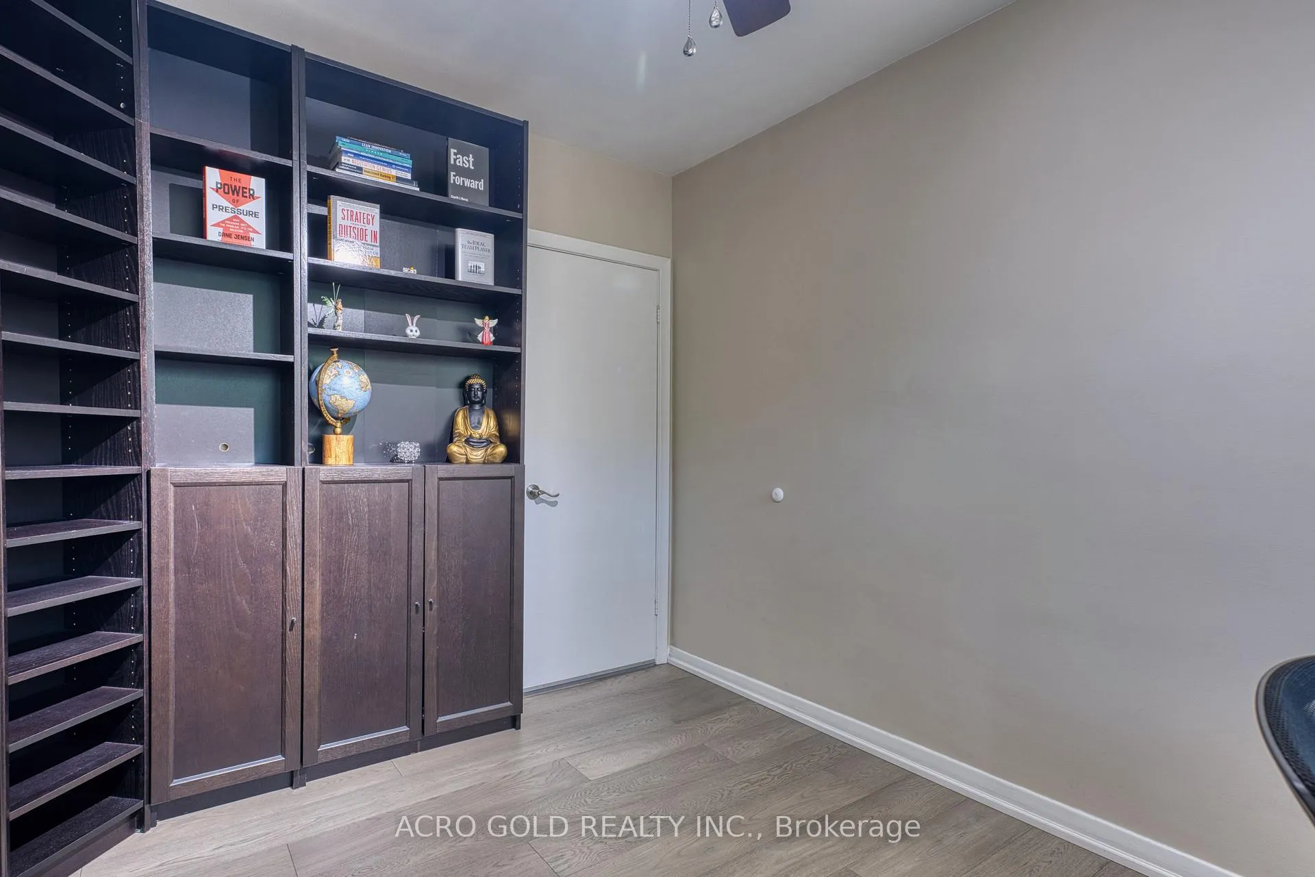 Photo 20 of 10 Kennebec Crescent, Etobicoke, Rexdale-Kipling — HOMEH