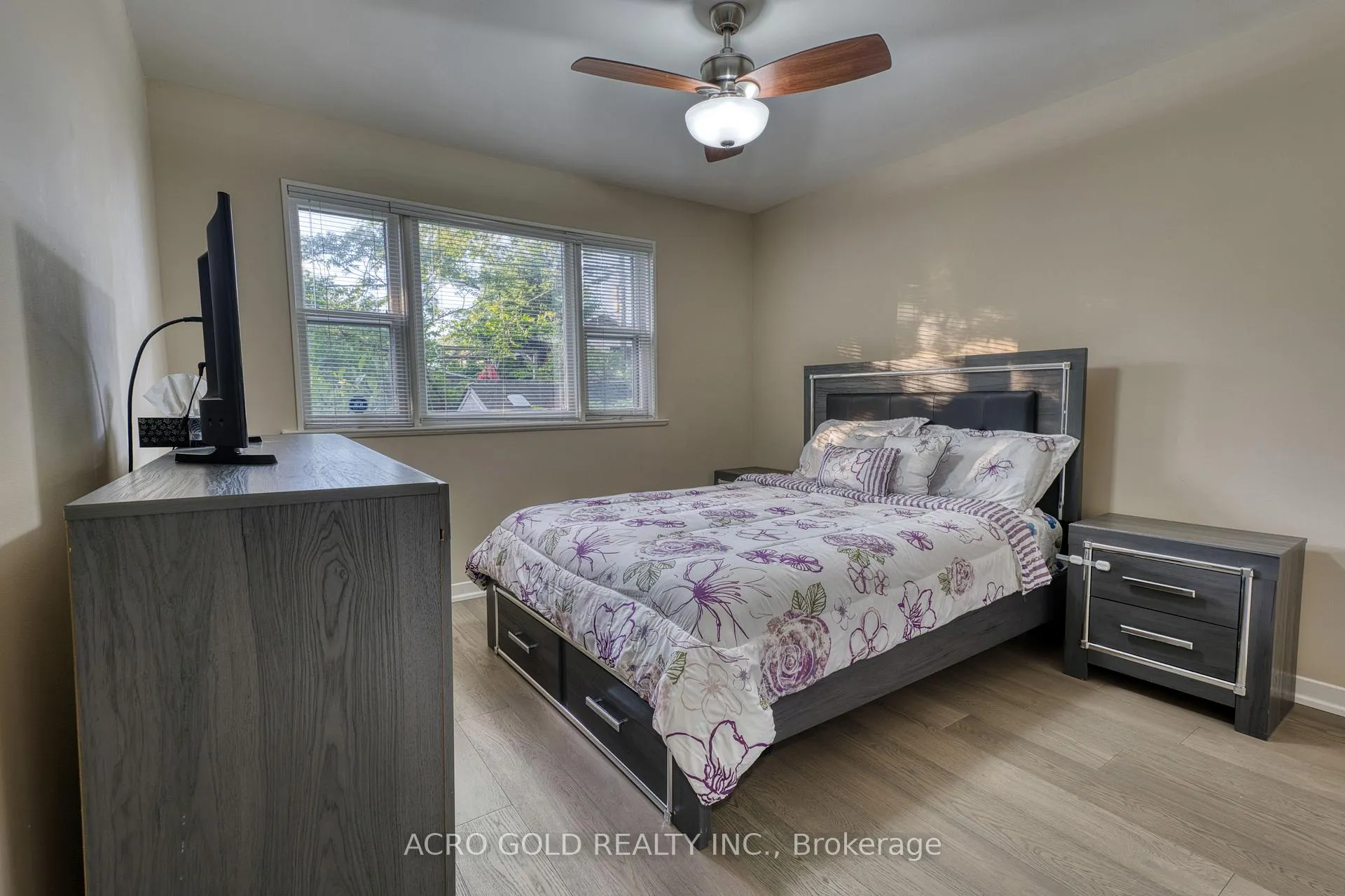 Photo 21 of 10 Kennebec Crescent, Etobicoke, Rexdale-Kipling — HOMEH