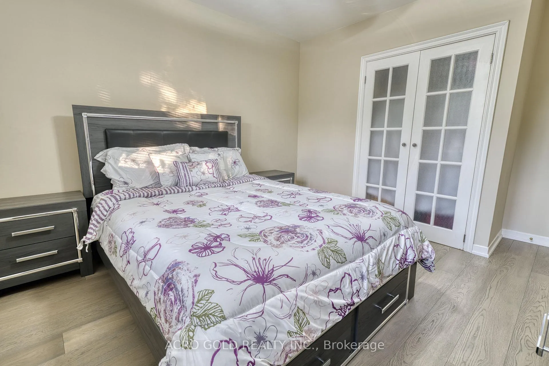 Photo 22 of 10 Kennebec Crescent, Etobicoke, Rexdale-Kipling — HOMEH