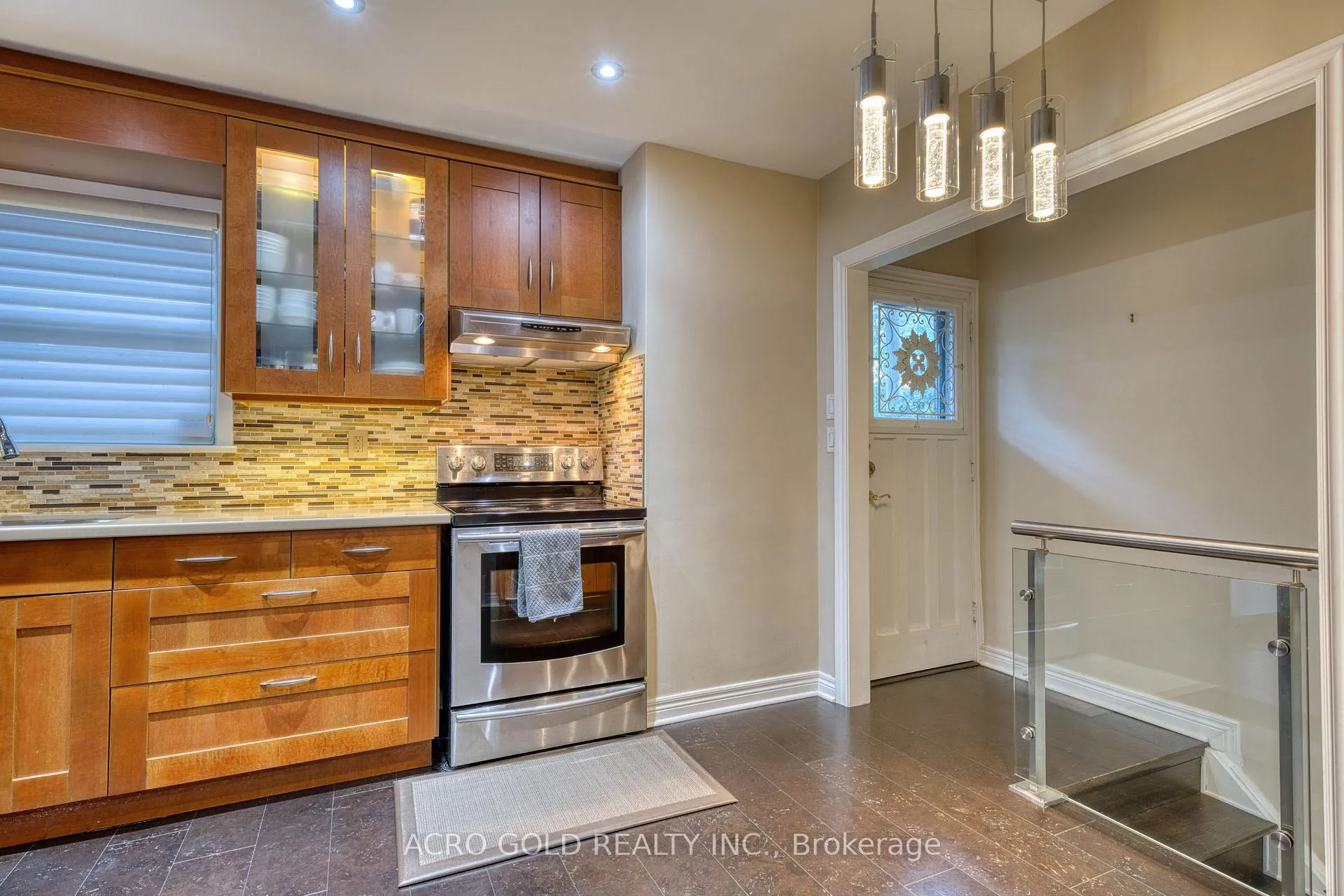 Photo 28 of 10 Kennebec Crescent, Etobicoke, Rexdale-Kipling — HOMEH