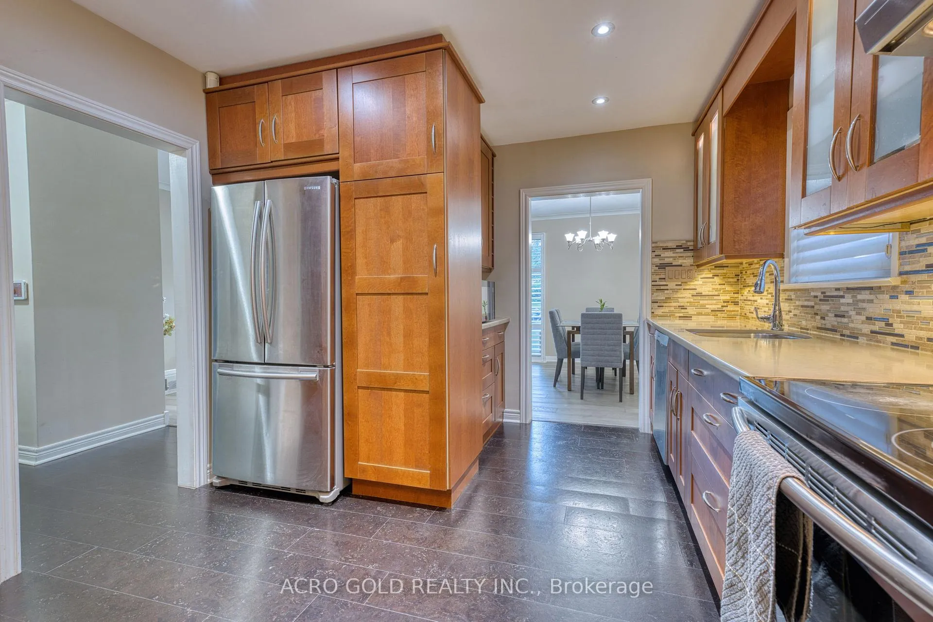 Photo 30 of 10 Kennebec Crescent, Etobicoke, Rexdale-Kipling — HOMEH
