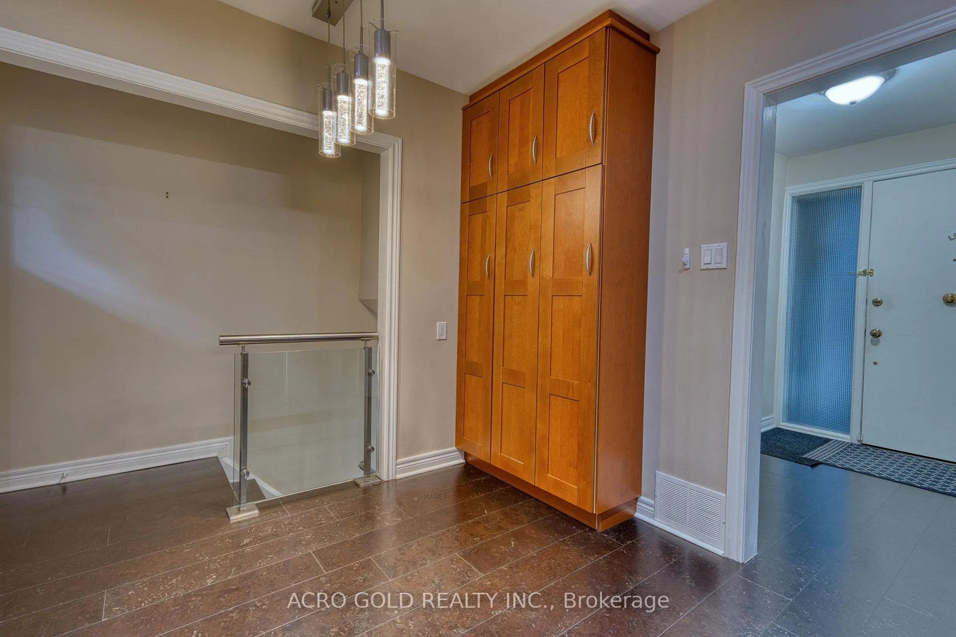 Photo 33 of 10 Kennebec Crescent, Etobicoke, Rexdale-Kipling — HOMEH