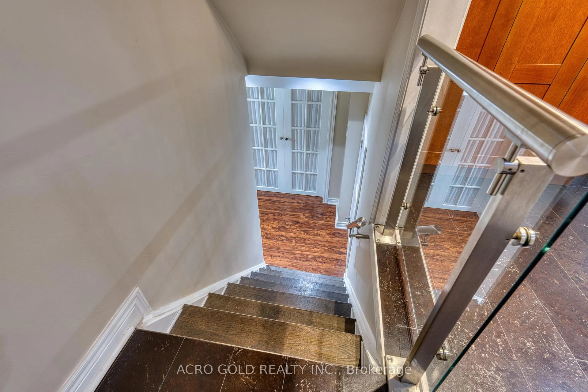 Photo 34 of 10 Kennebec Crescent, Etobicoke, Rexdale-Kipling — HOMEH