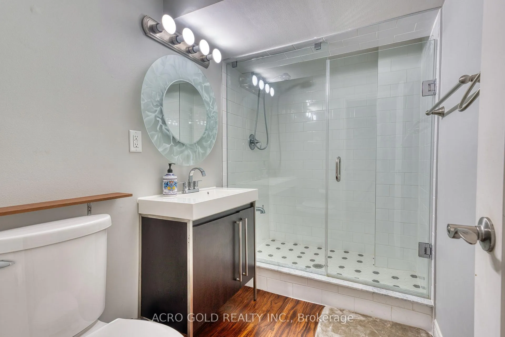 Photo 36 of 10 Kennebec Crescent, Etobicoke, Rexdale-Kipling — HOMEH