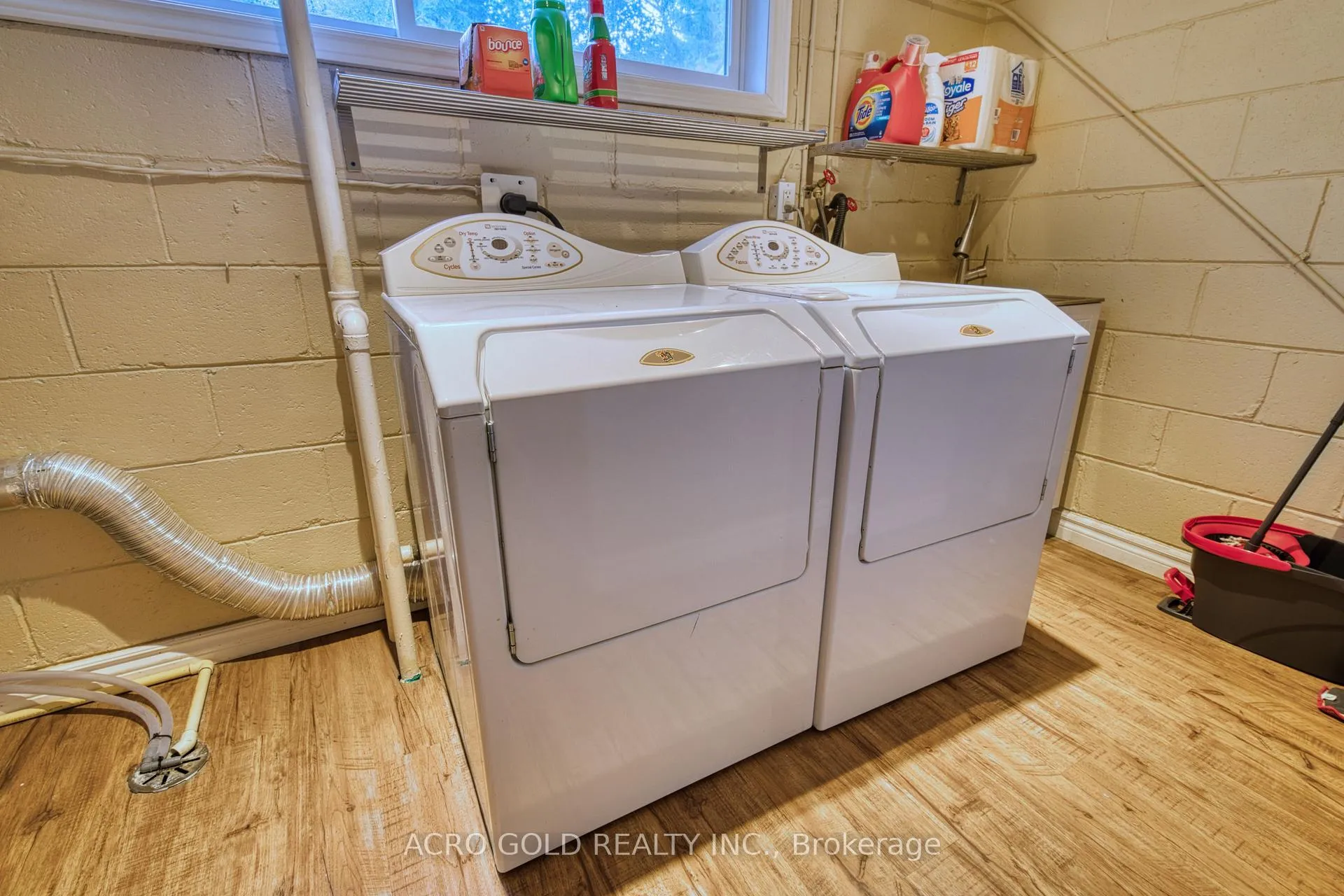 Photo 42 of 10 Kennebec Crescent, Etobicoke, Rexdale-Kipling — HOMEH