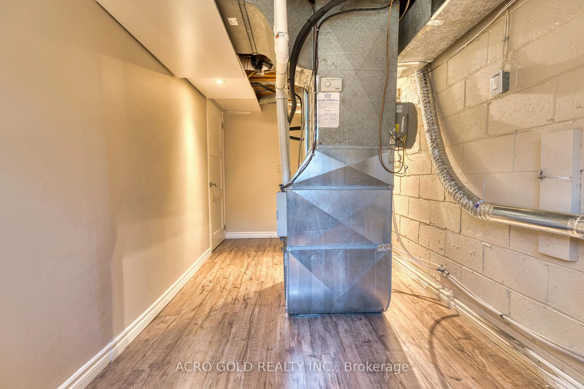 Photo 43 of 10 Kennebec Crescent, Etobicoke, Rexdale-Kipling — HOMEH