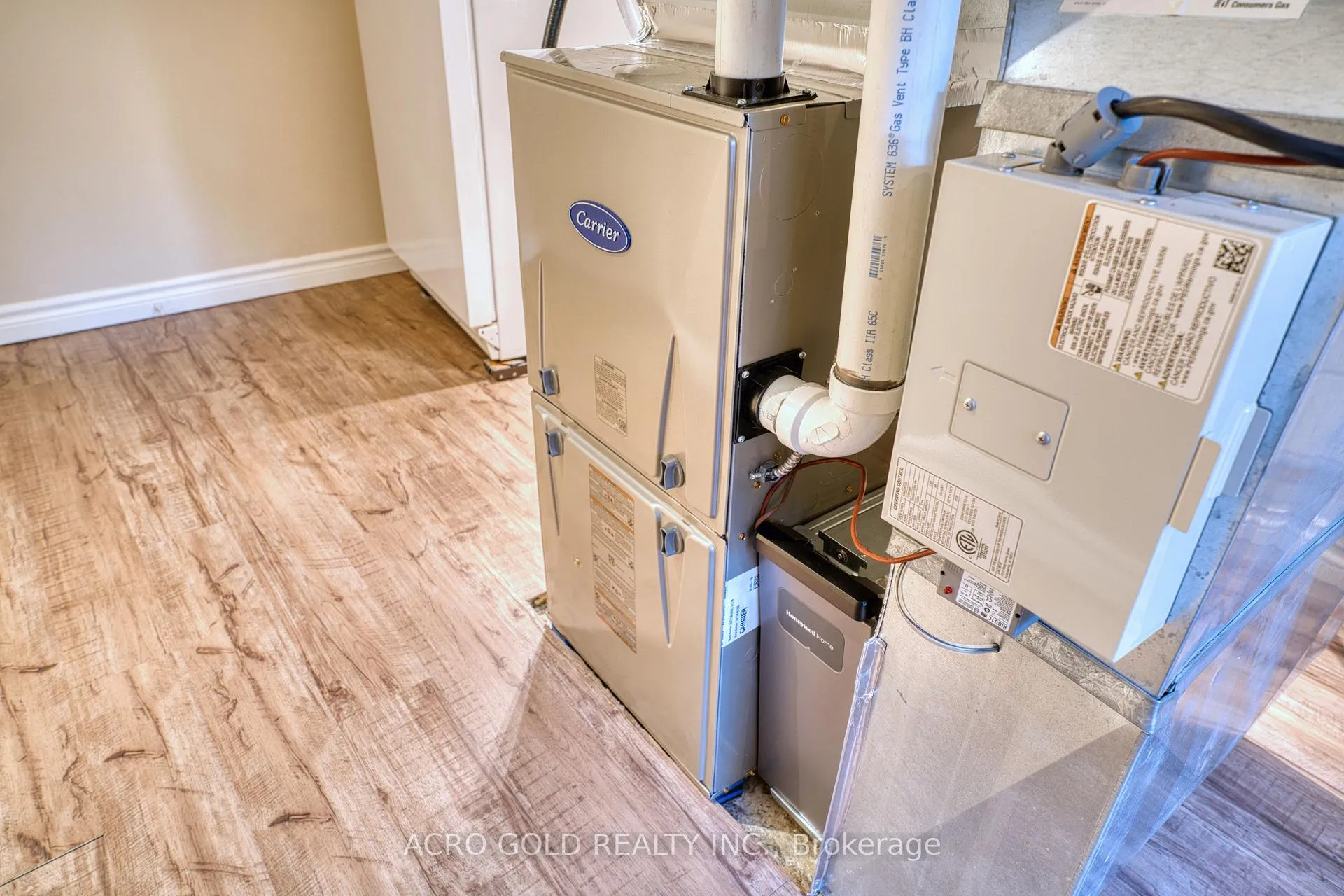 Photo 45 of 10 Kennebec Crescent, Etobicoke, Rexdale-Kipling — HOMEH