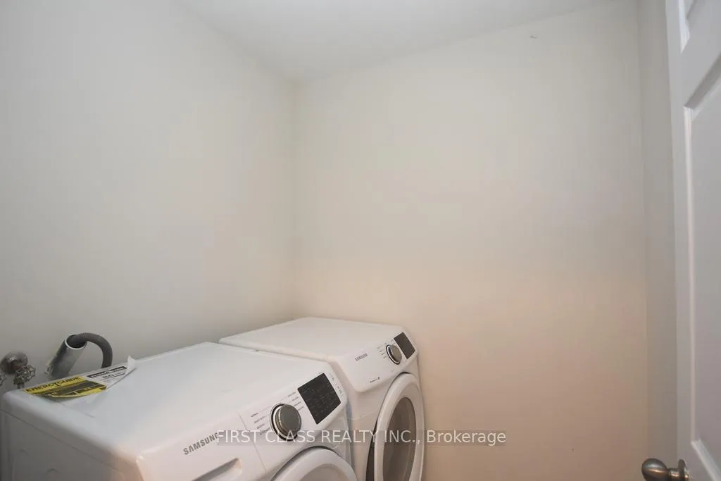 Photo 16 of Unit Main, 2588 standardbred Drive, Oshawa, Windfields — HOMEH
