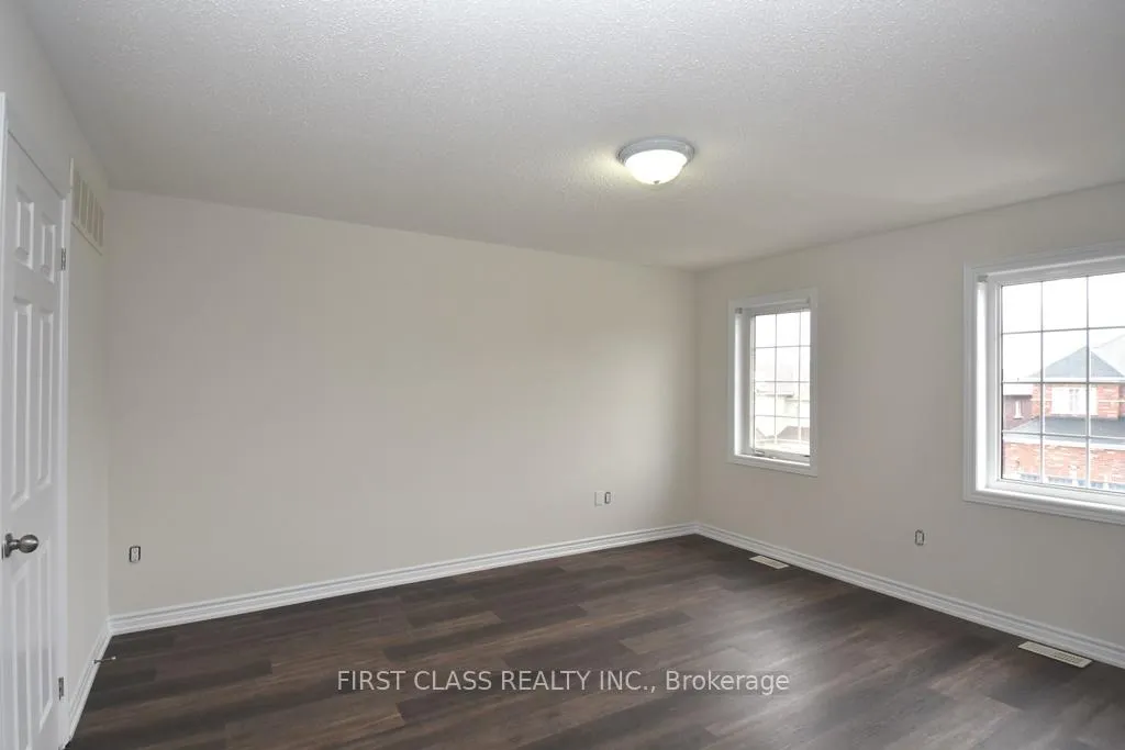 Photo 17 of Unit Main, 2588 standardbred Drive, Oshawa, Windfields — HOMEH