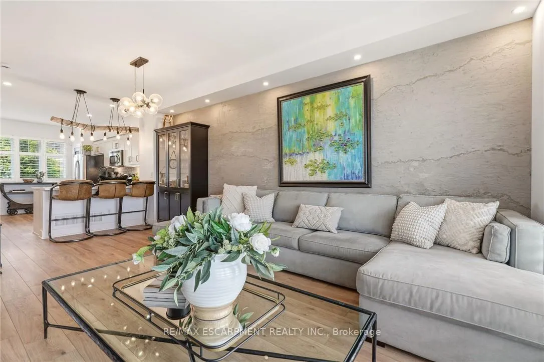 Photo 6 of Unit 52, 337 Beach Boulevard, Hamilton, Hamilton Beach — HOMEH