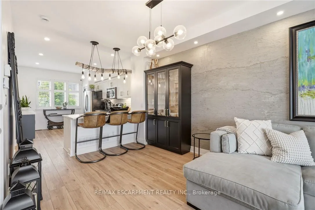 Photo 7 of Unit 52, 337 Beach Boulevard, Hamilton, Hamilton Beach — HOMEH