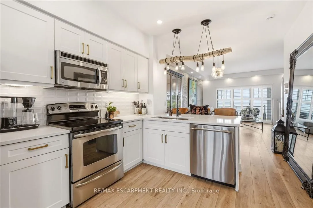 Photo 14 of Unit 52, 337 Beach Boulevard, Hamilton, Hamilton Beach — HOMEH