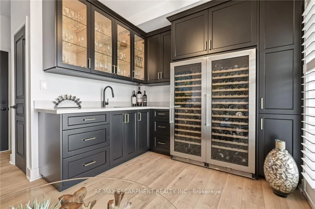 Photo 34 of Unit 52, 337 Beach Boulevard, Hamilton, Hamilton Beach — HOMEH