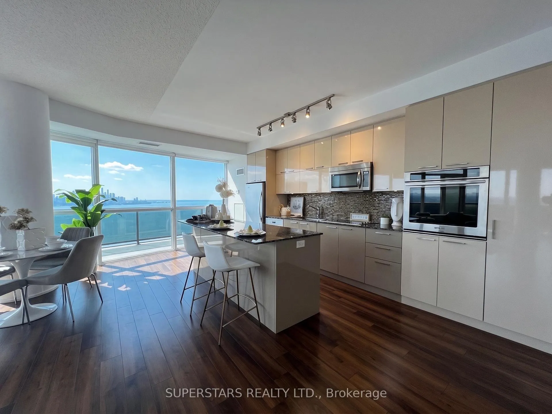 Photo 4 of Unit 2302, 80 Marine Parade Drive, Etobicoke, Mimico — HOMEH