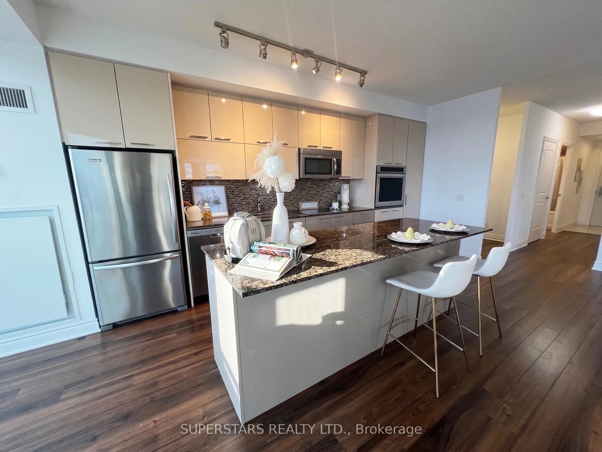 Photo 5 of Unit 2302, 80 Marine Parade Drive, Etobicoke, Mimico — HOMEH