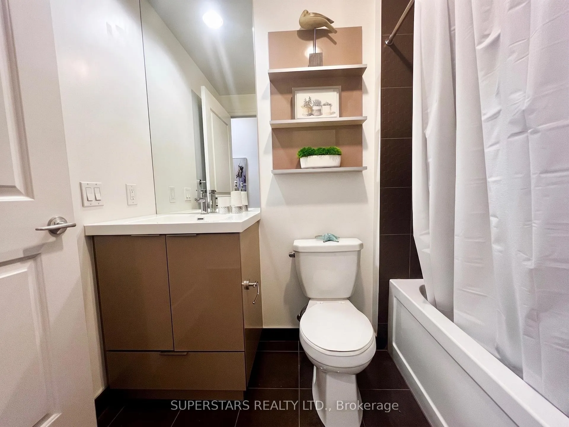 Photo 13 of Unit 2302, 80 Marine Parade Drive, Etobicoke, Mimico — HOMEH