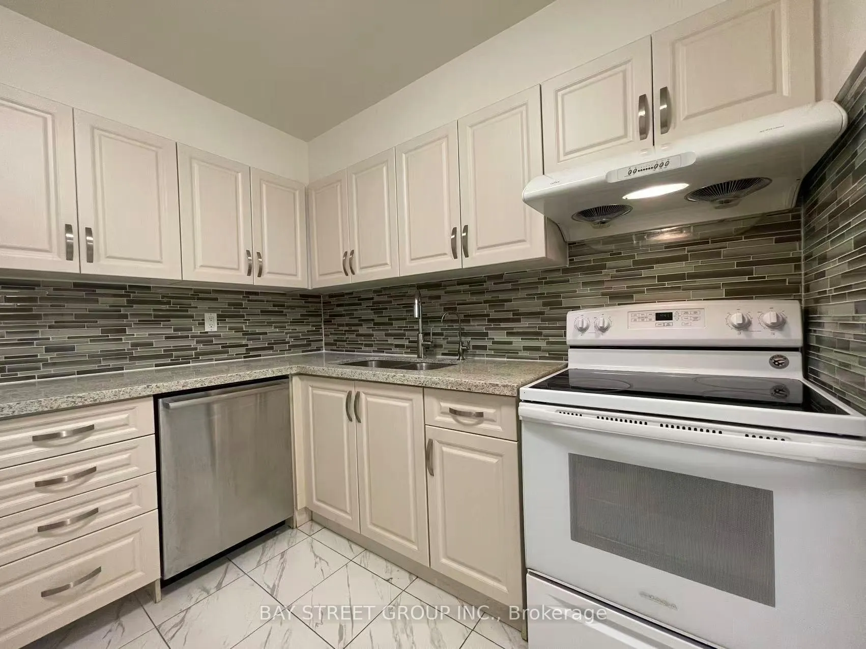 Photo 5 of Unit 1537, 25 Bamburgh Circuit, Scarborough, Steeles — HOMEH
