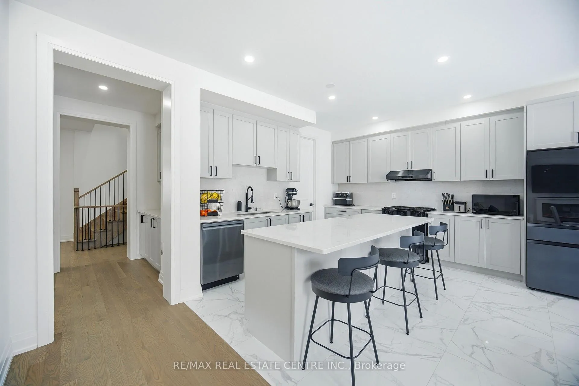 Photo 11 of 112 Bluebird Boulevard, Adjala-Tosorontio, Colgan — HOMEH