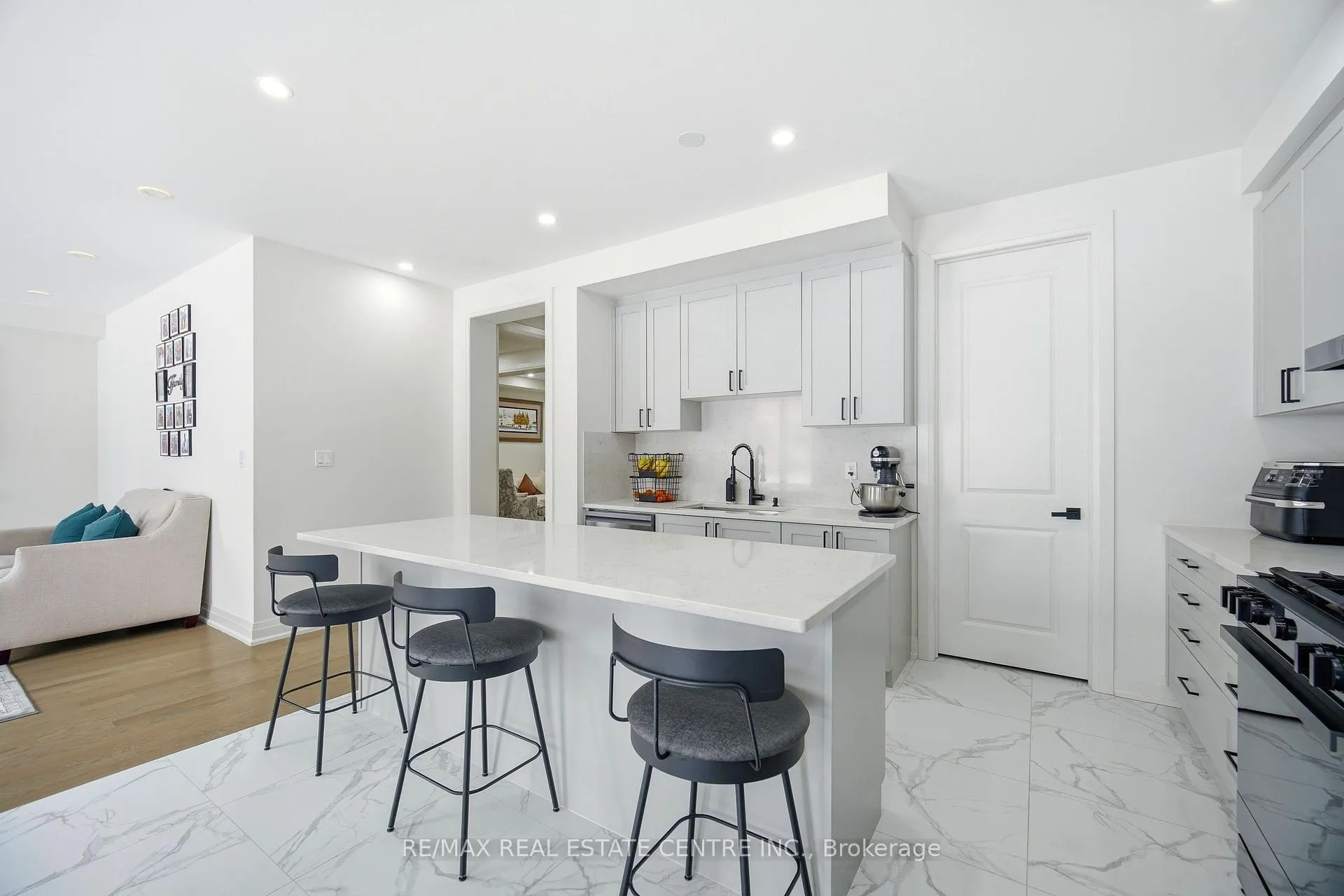 Photo 13 of 112 Bluebird Boulevard, Adjala-Tosorontio, Colgan — HOMEH