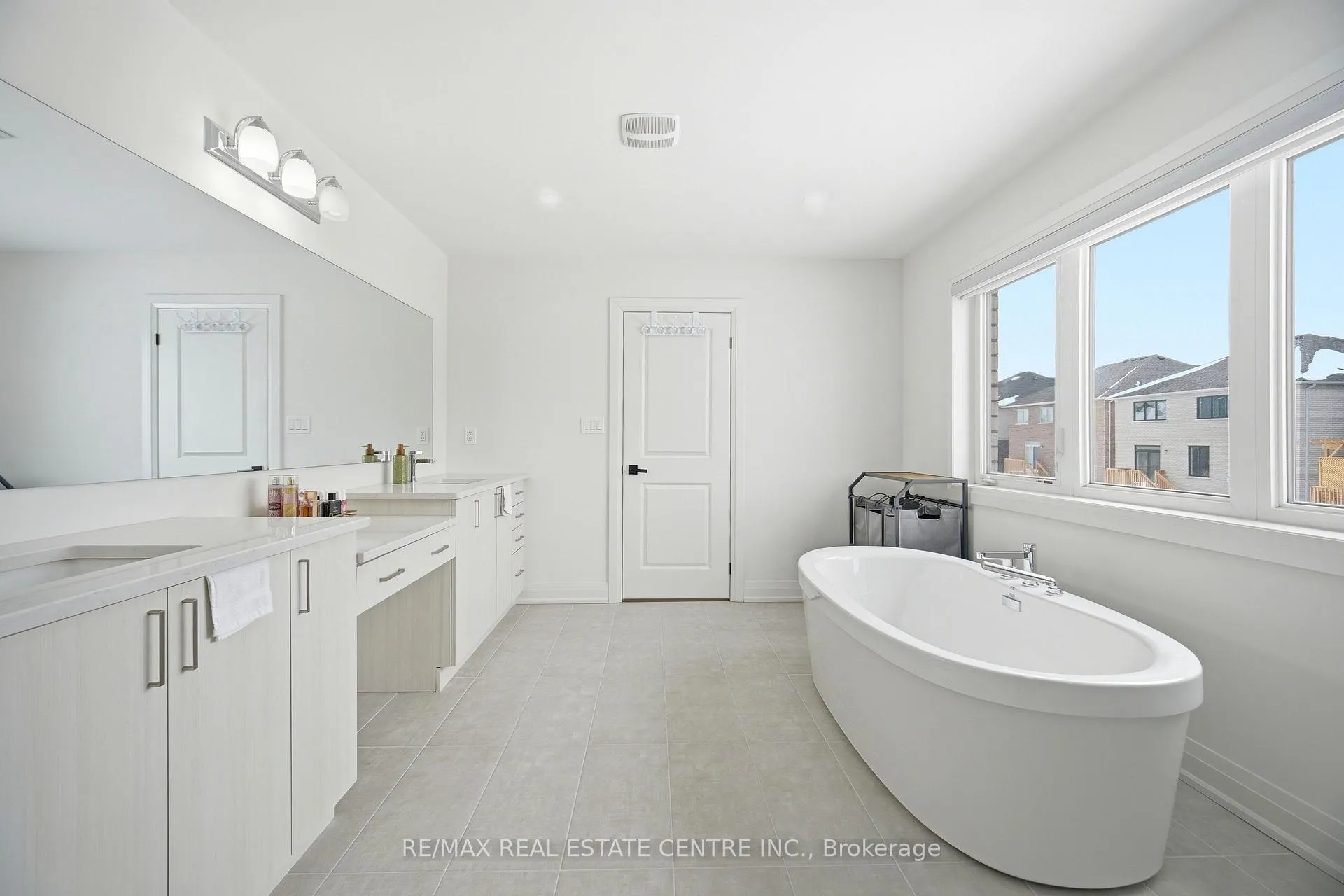 Photo 32 of 112 Bluebird Boulevard, Adjala-Tosorontio, Colgan — HOMEH