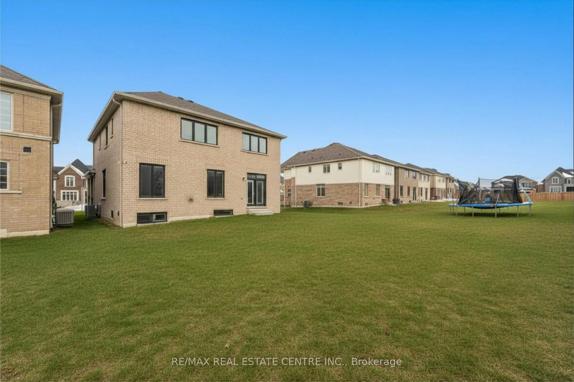 Photo 39 of 112 Bluebird Boulevard, Adjala-Tosorontio, Colgan — HOMEH