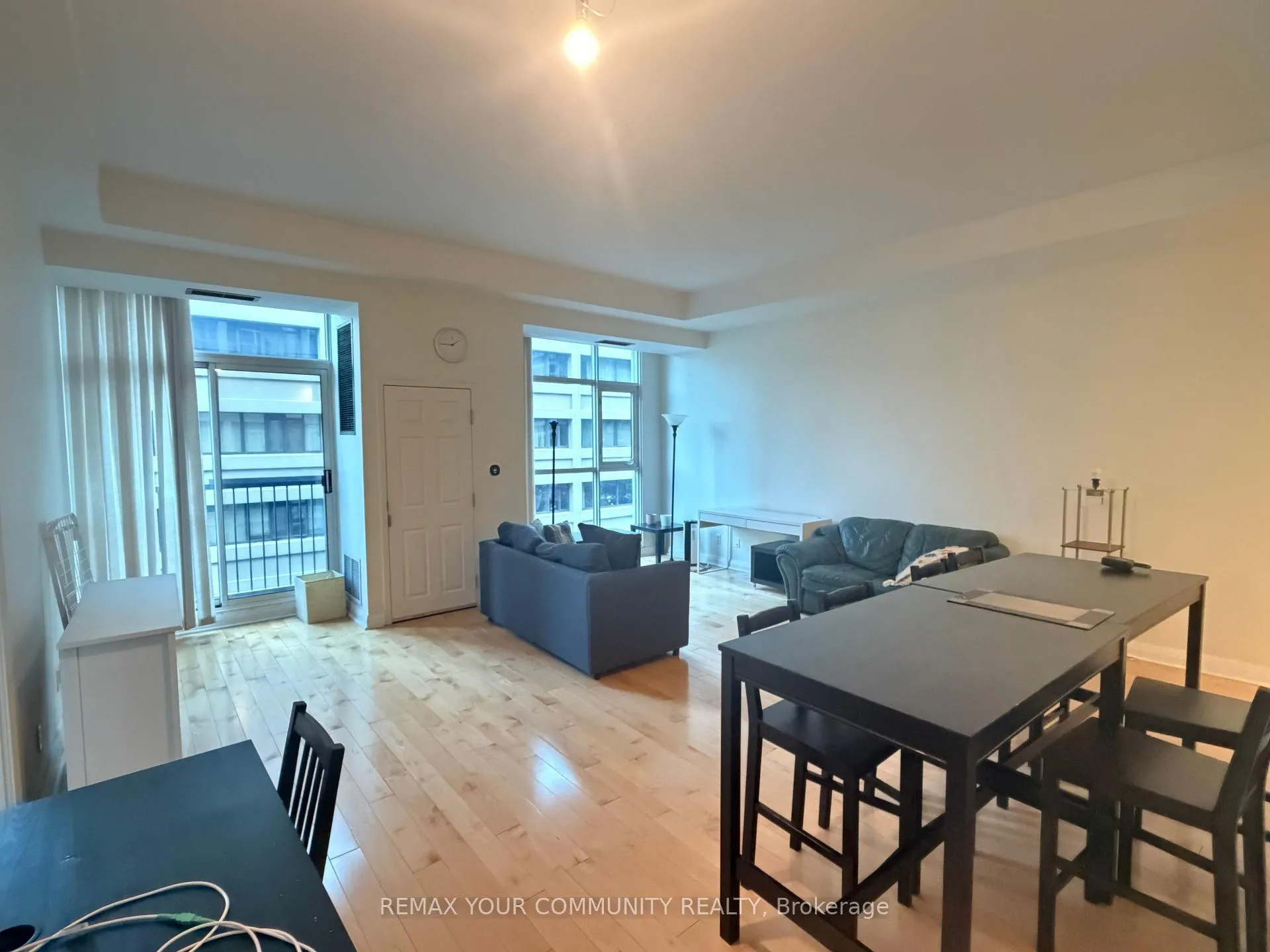 Photo 3 of Unit 705, 8 Wellesley Street E, Toronto, Church-Yonge Corridor — HOMEH